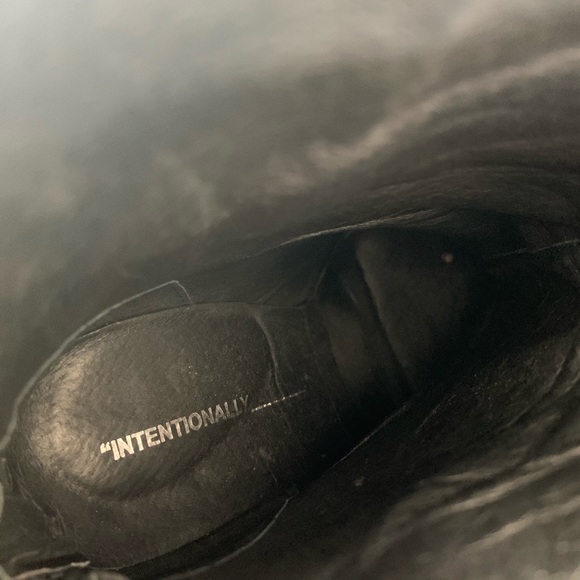 LF Intentionally Blank Embroidered Rose Boots - Picture 4 of 7